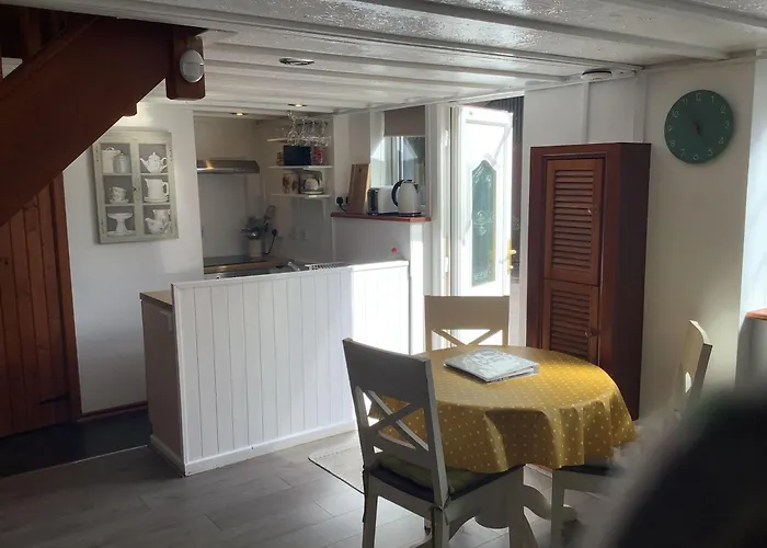 Selfcatering Coach House New Forest Dog Friendly