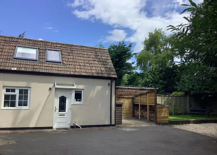 Selfcatering Coach House New Forest Dog Friendly
