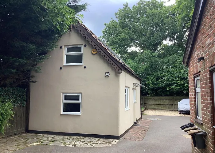 Selfcatering Coach House New Forest Dog Friendly